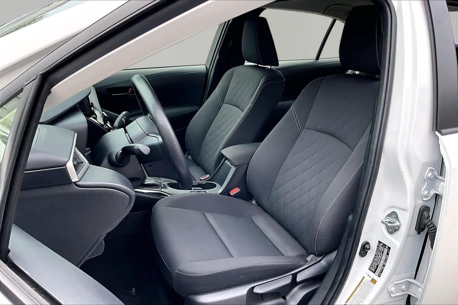 Used 2025 Ice Cap Toyota Hybrid LE image 8