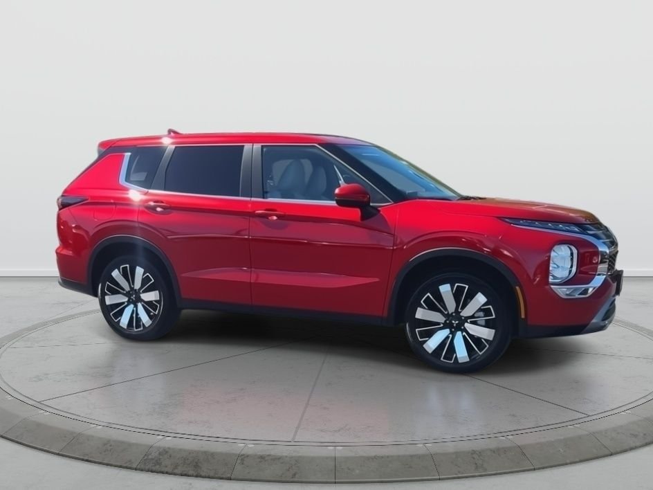 New 2026 RED DIAMOND Mitsubishi SE image 8