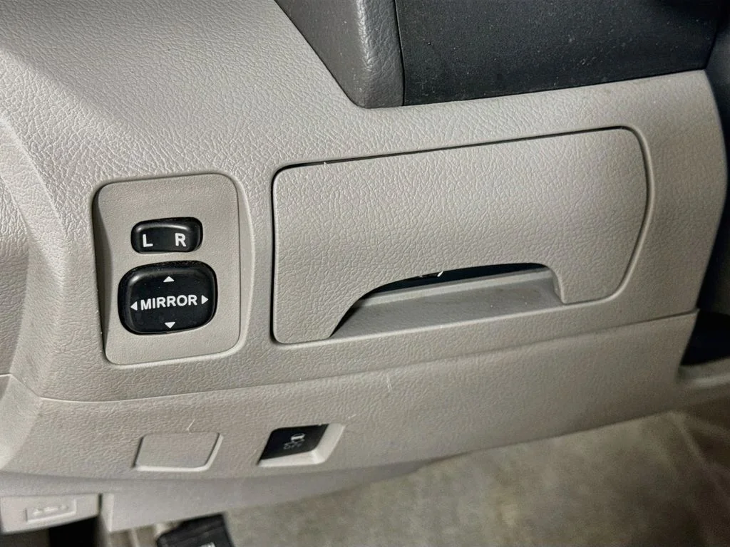Used 2011 Black Toyota LE image 10