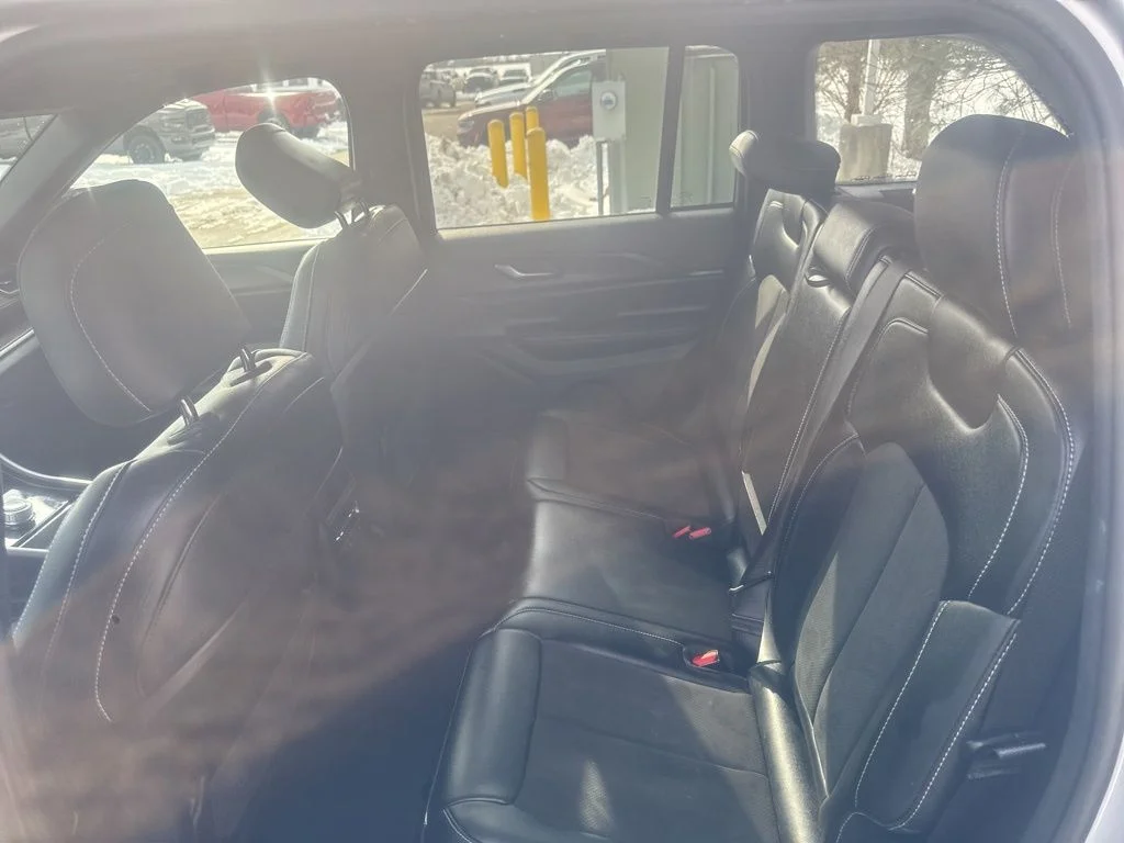 Used 2024 Silver Jeep Altitude image 29