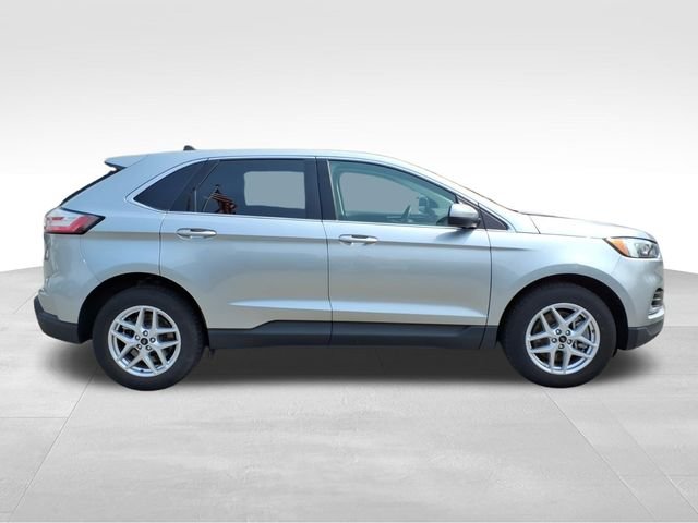 Used 2024 Silver Ford SEL image 13