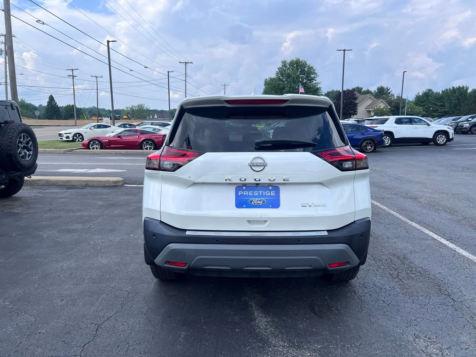 Used 2022 White Nissan SV image 6