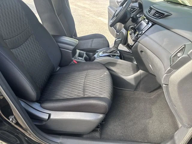 Used 2019 Black Nissan S image 10