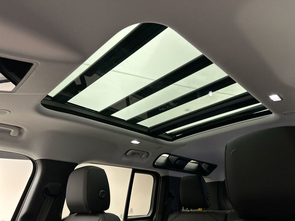 New 2026 Woolstone Green Land Rover S image 11