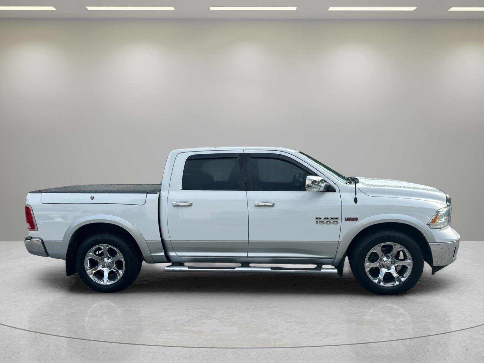 Used 2016 Bright White Clearcoat Ram Laramie image 6