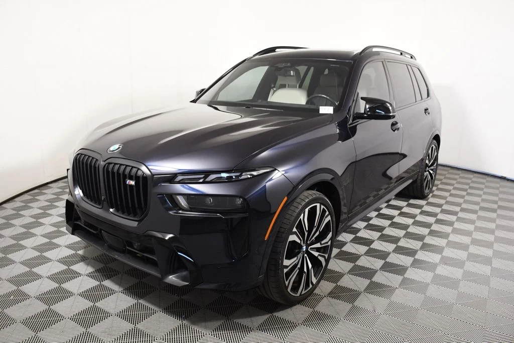 2024 BMW X7 M60i's photo