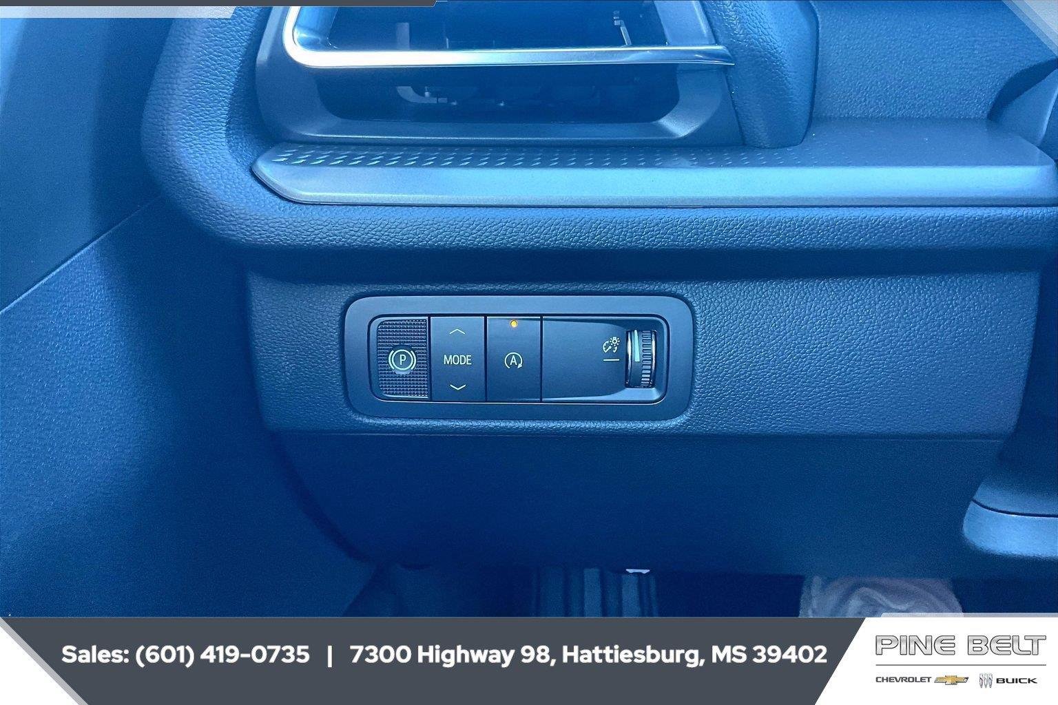 2027 Chevrolet Traverse LT - Photo 23
