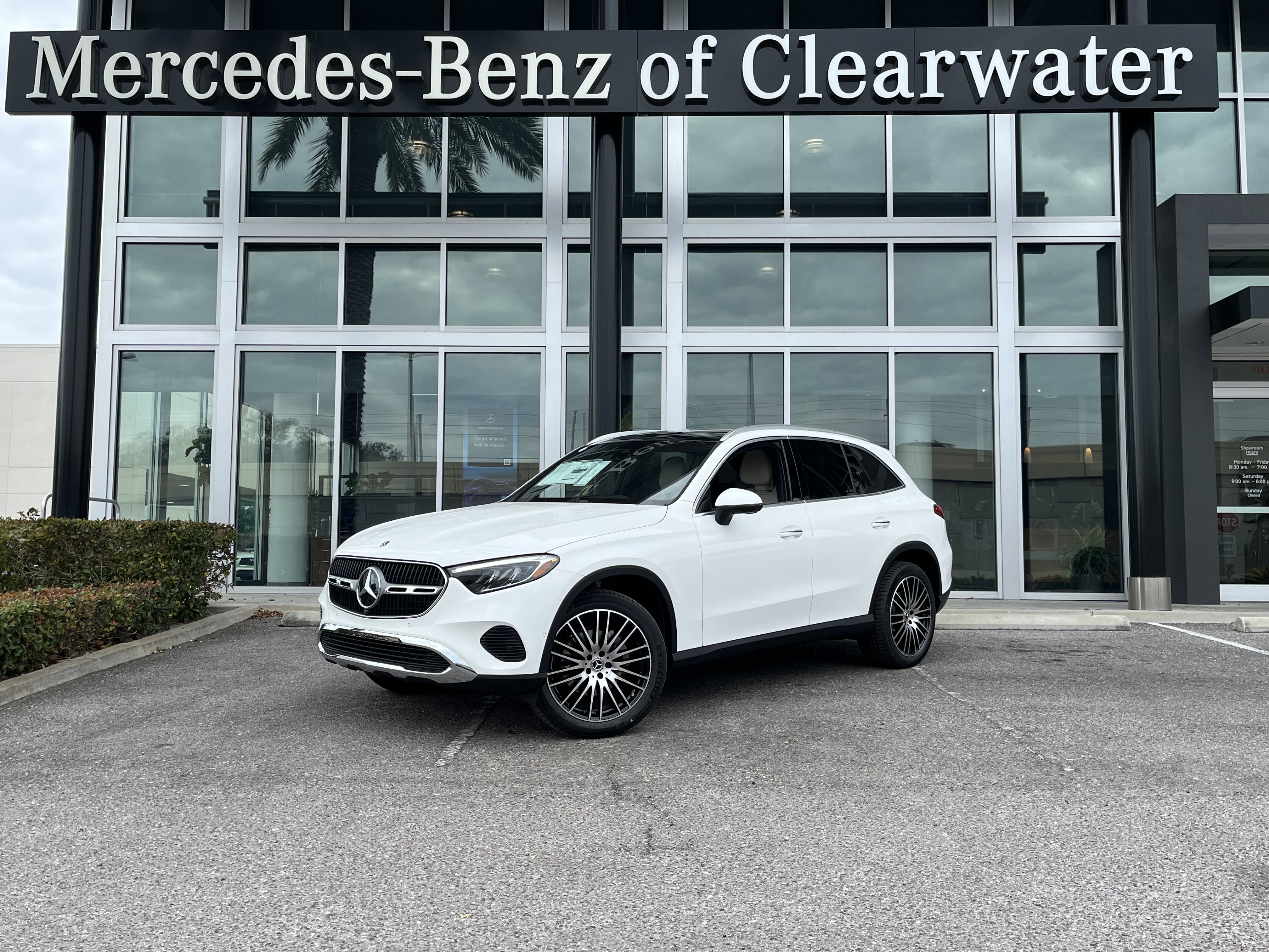 New 2026 POLAR WHITE Mercedes-Benz GLC 300 image 1