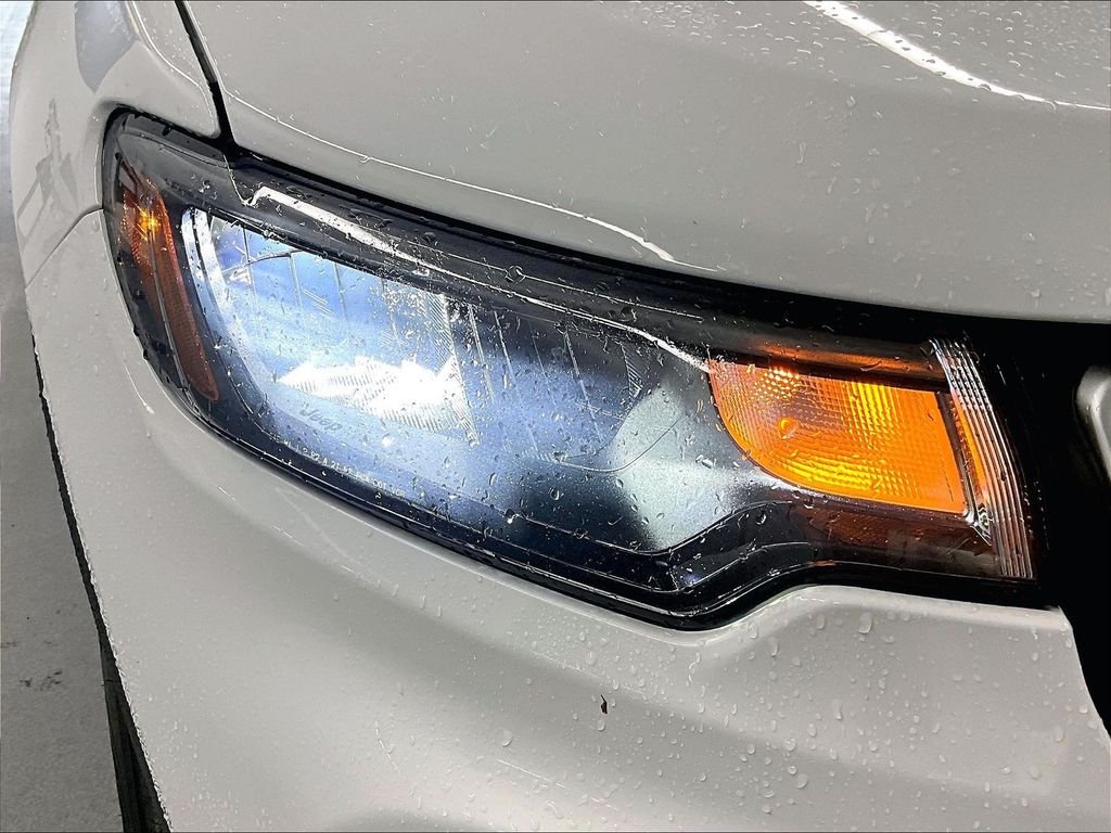 Used 2022 Bright White Clearcoat Jeep Latitude image 30