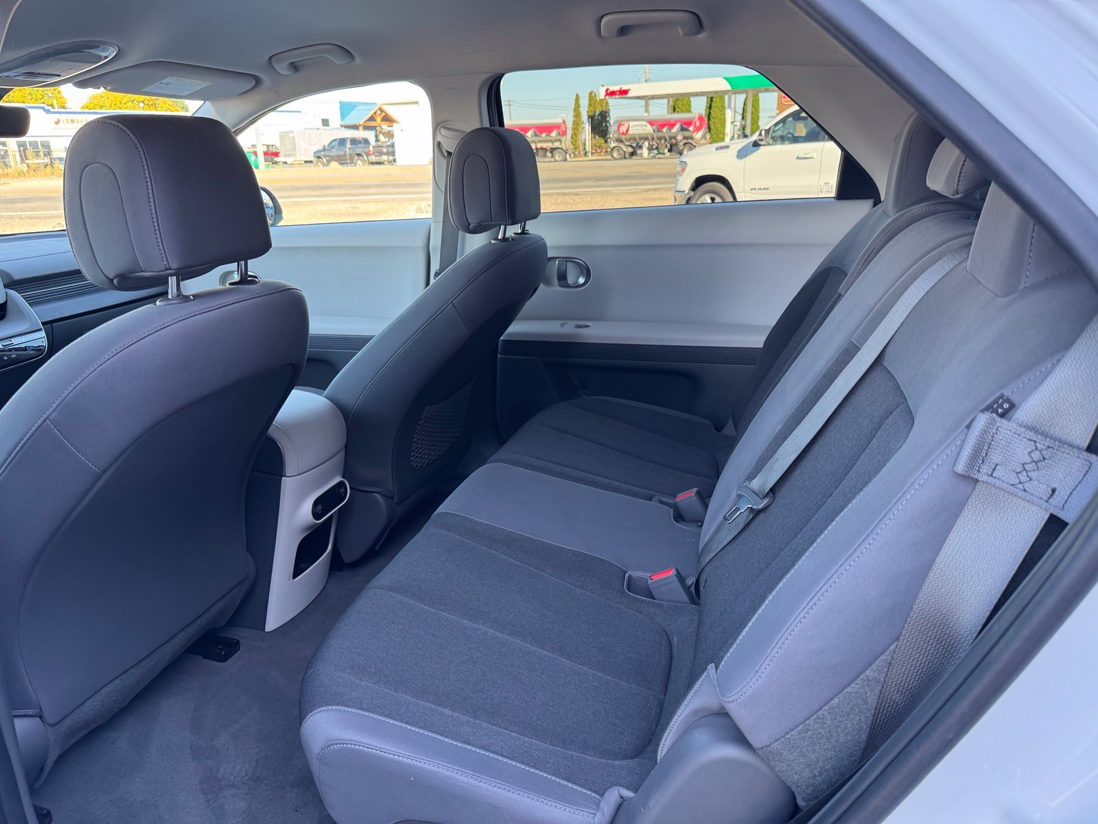 Used 2024 White Hyundai SEL image 8
