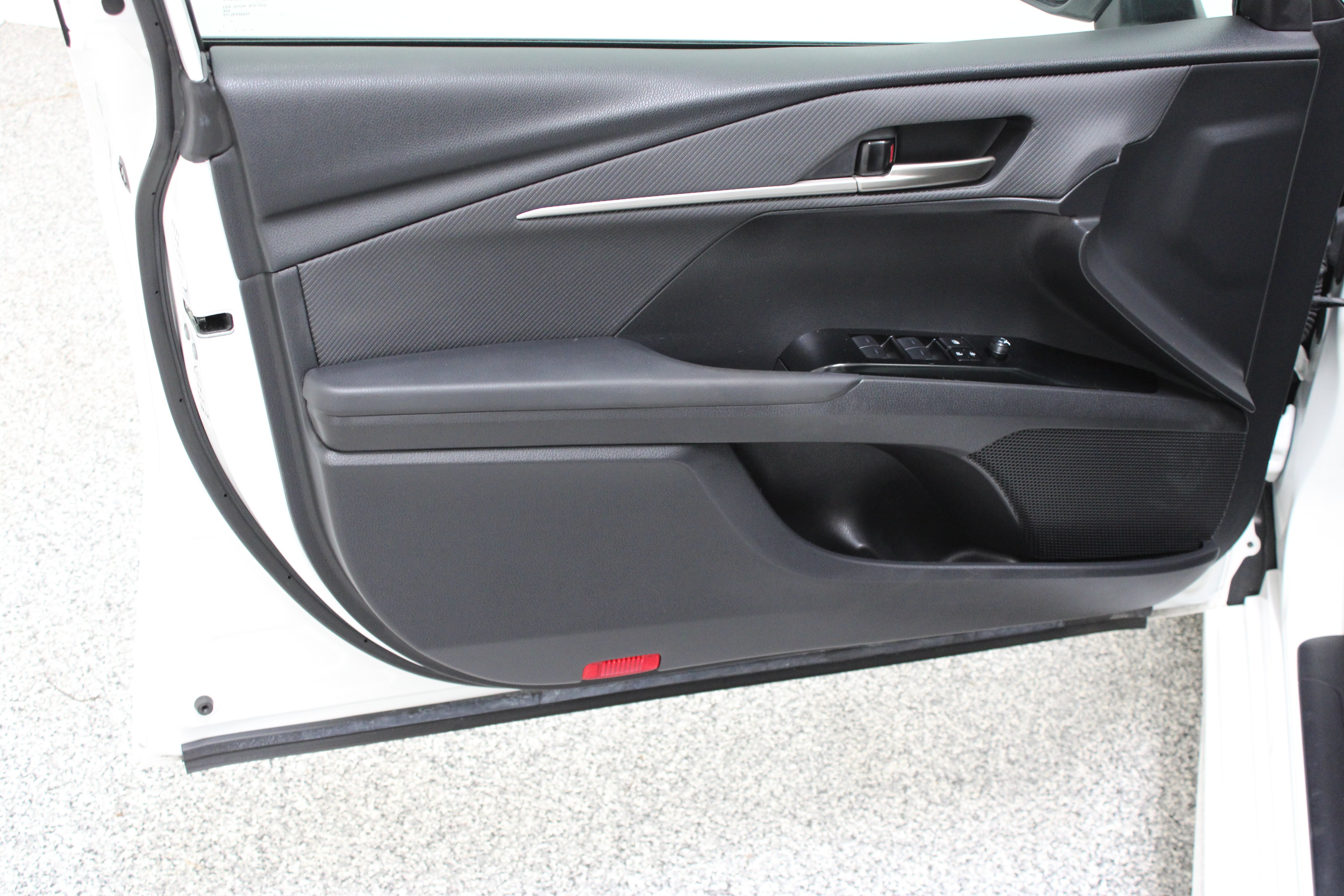 Used 2025 White Toyota SE image 12