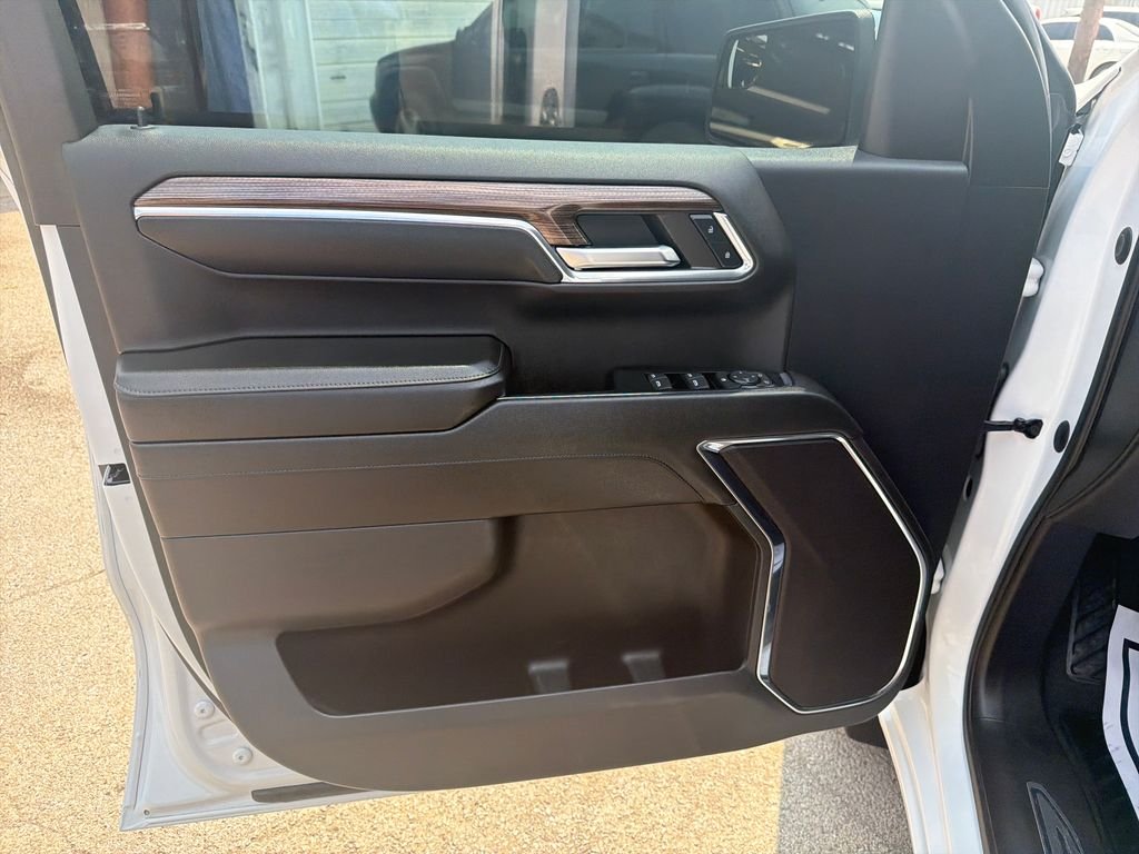 Used 2023 White Chevrolet LT image 12