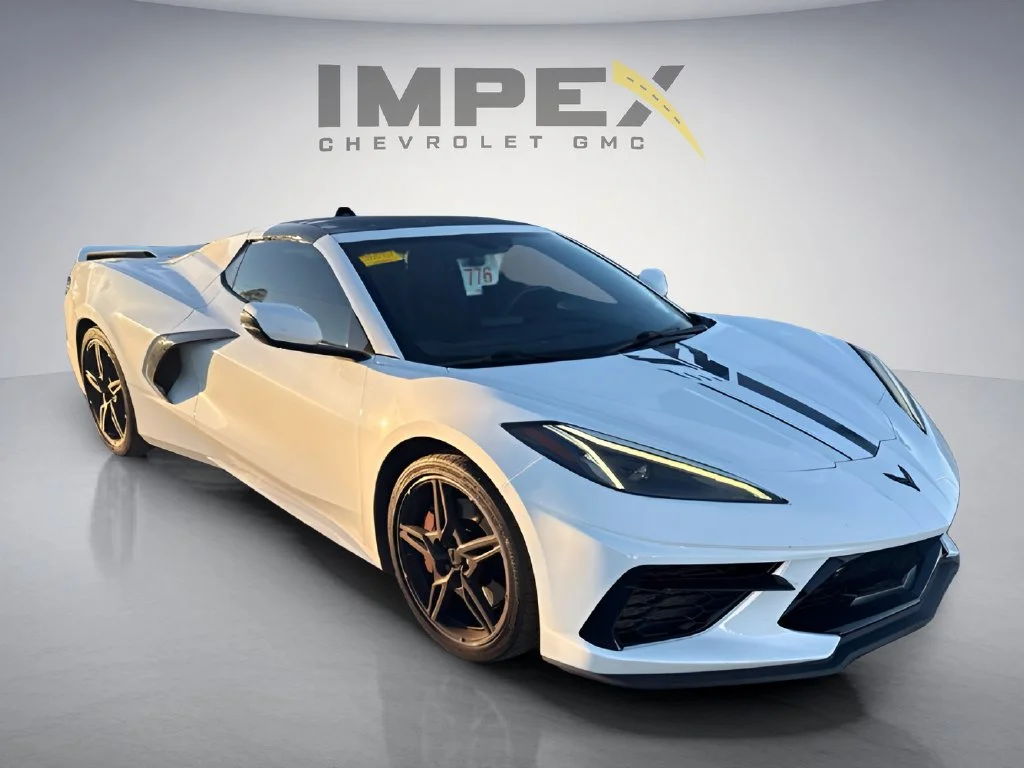 Used 2021 ARCTIC WHITE Chevrolet 2LT image 7