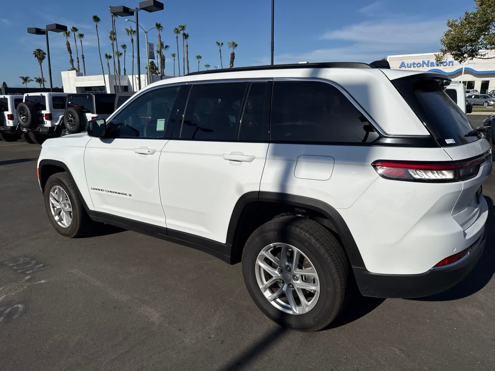Used 2025 Bright White Clearcoat Jeep Laredo X image 22
