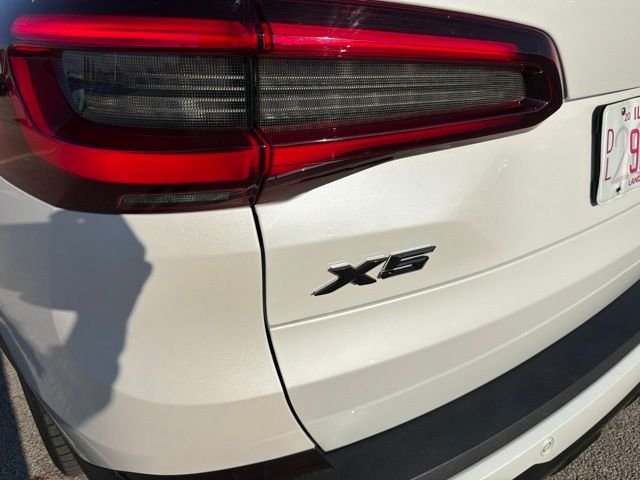 Used 2022 White Metallic BMW xDrive40i image 9
