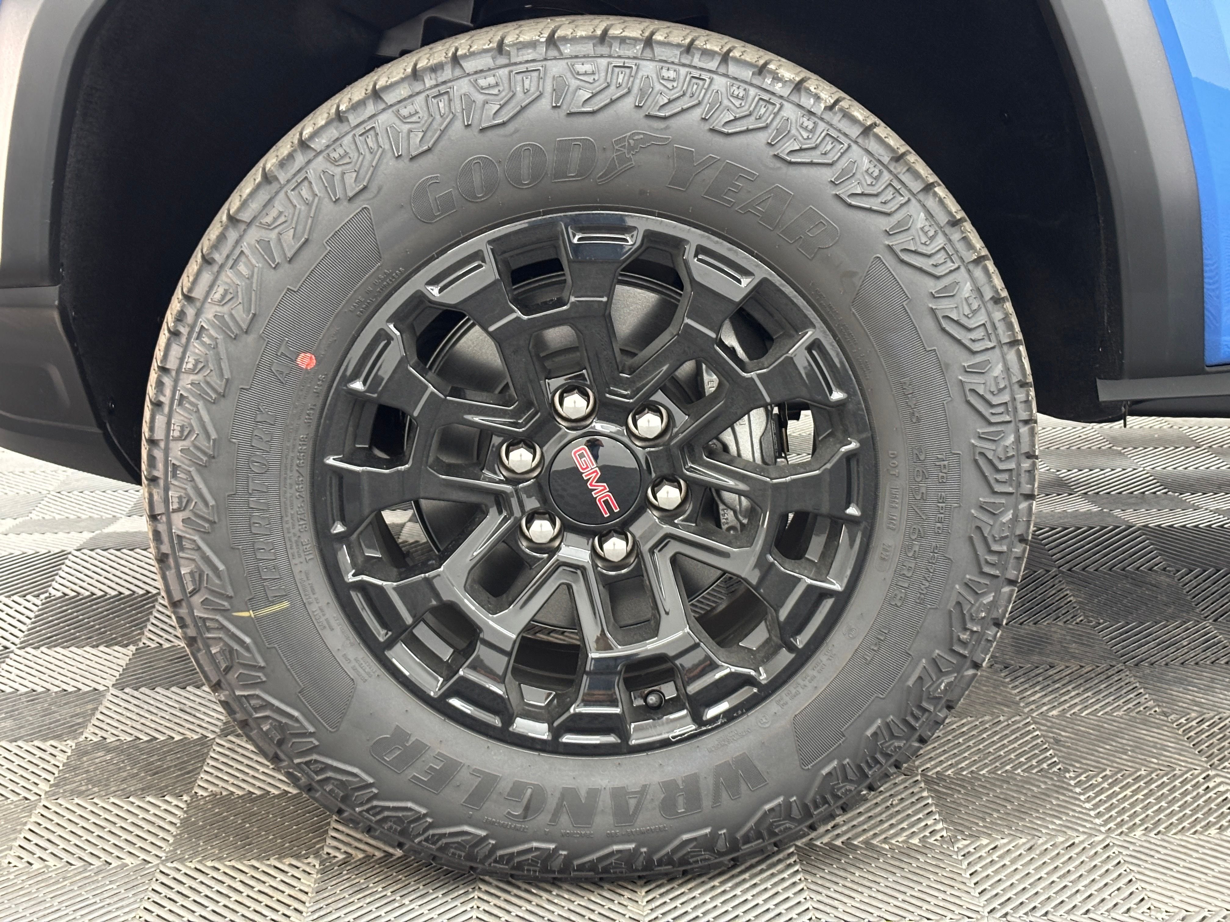 New 2026 Rapids Metallic GMC Elevation image 14