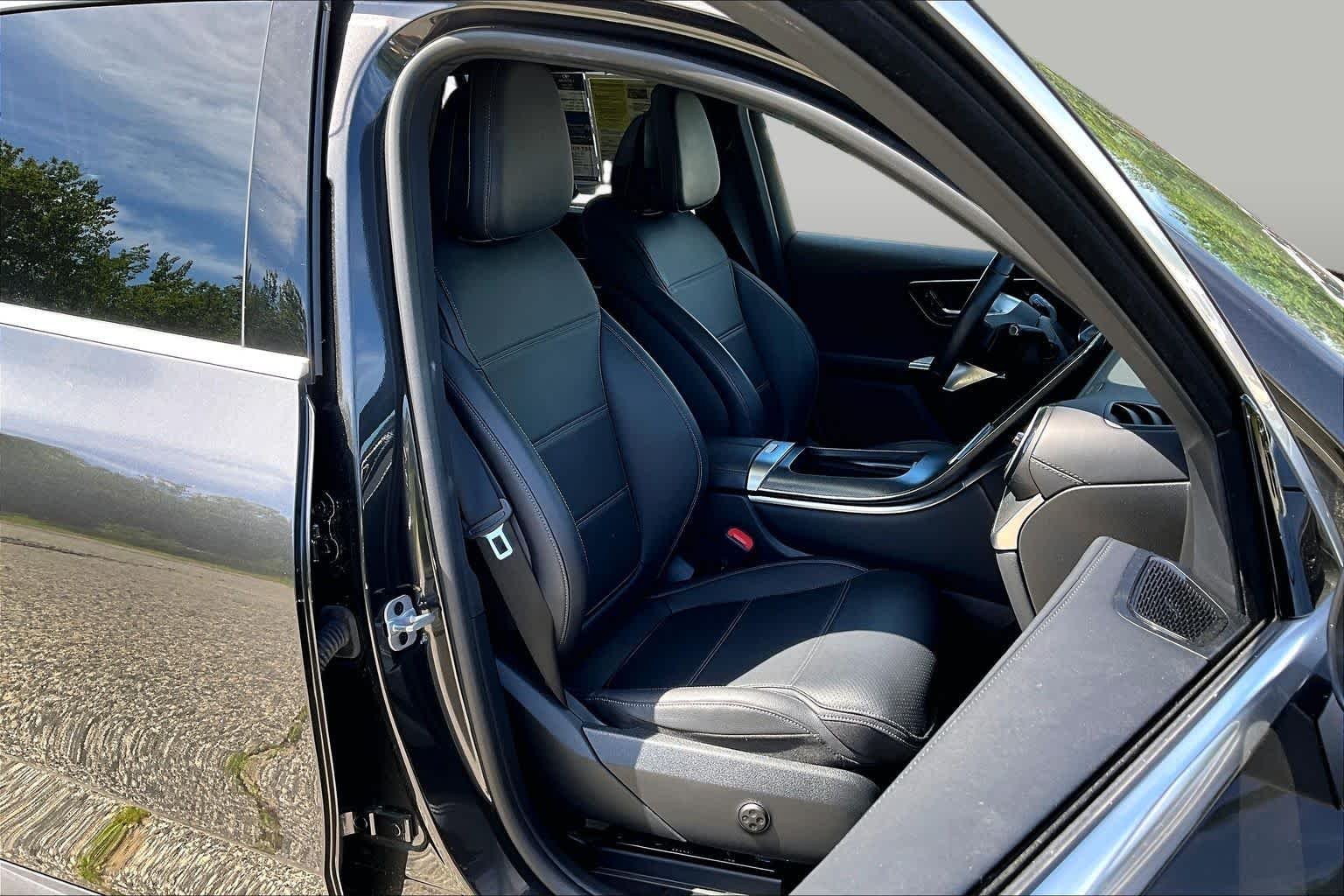 Used 2024 Graphite Grey Metallic Mercedes-Benz GLC 300 image 14