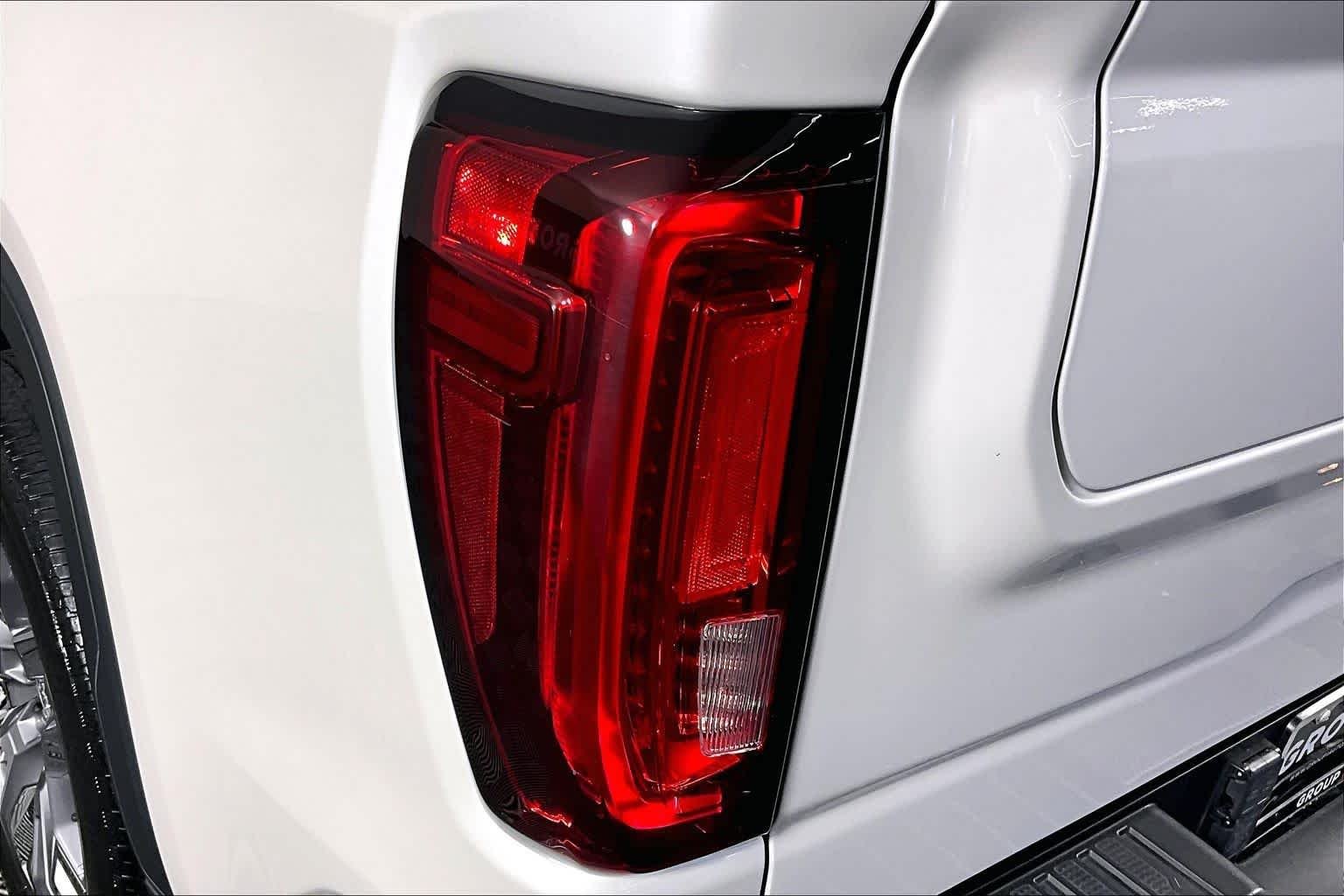 Used 2023 White Frost Tricoat GMC Denali image 28