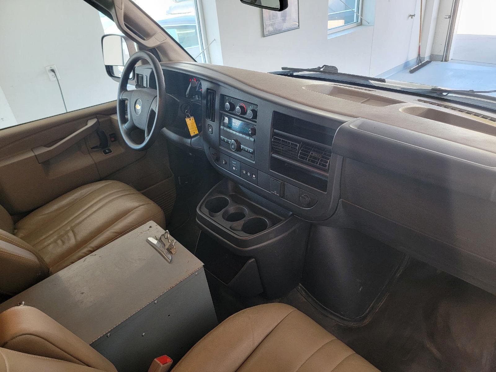 2020 Chevrolet Express Cargo Work Van - Photo 25