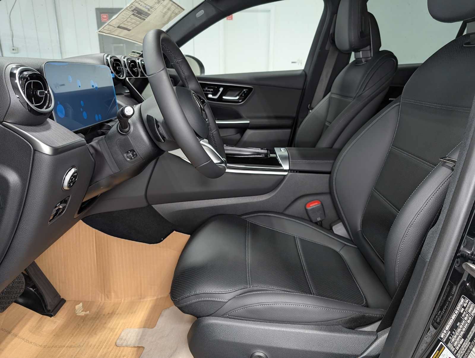 New 2026 Black Mercedes-Benz GLC 300 image 4