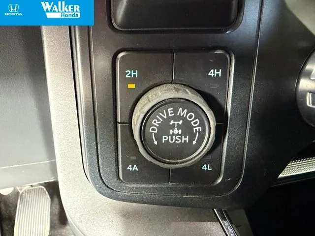 Used 2025 Black Ford Lariat image 33