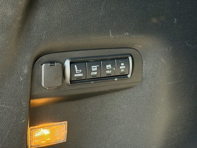 Used 2016 Blue Ford Limited image 29