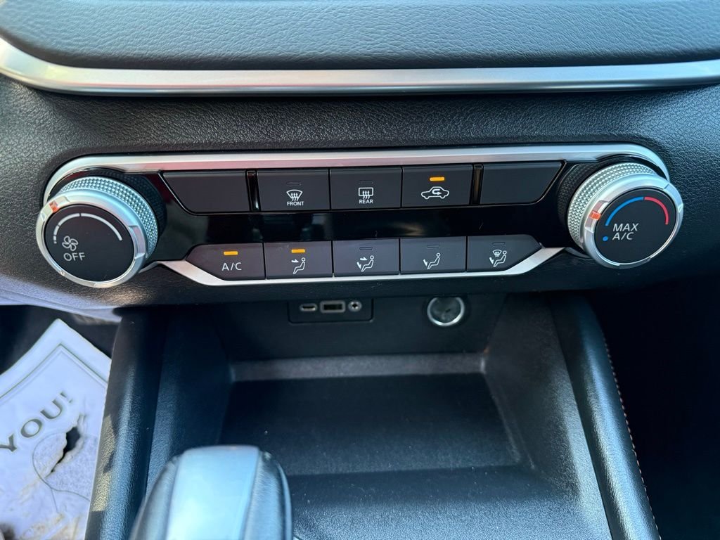 Used 2019 White Nissan 2.5 SR image 17
