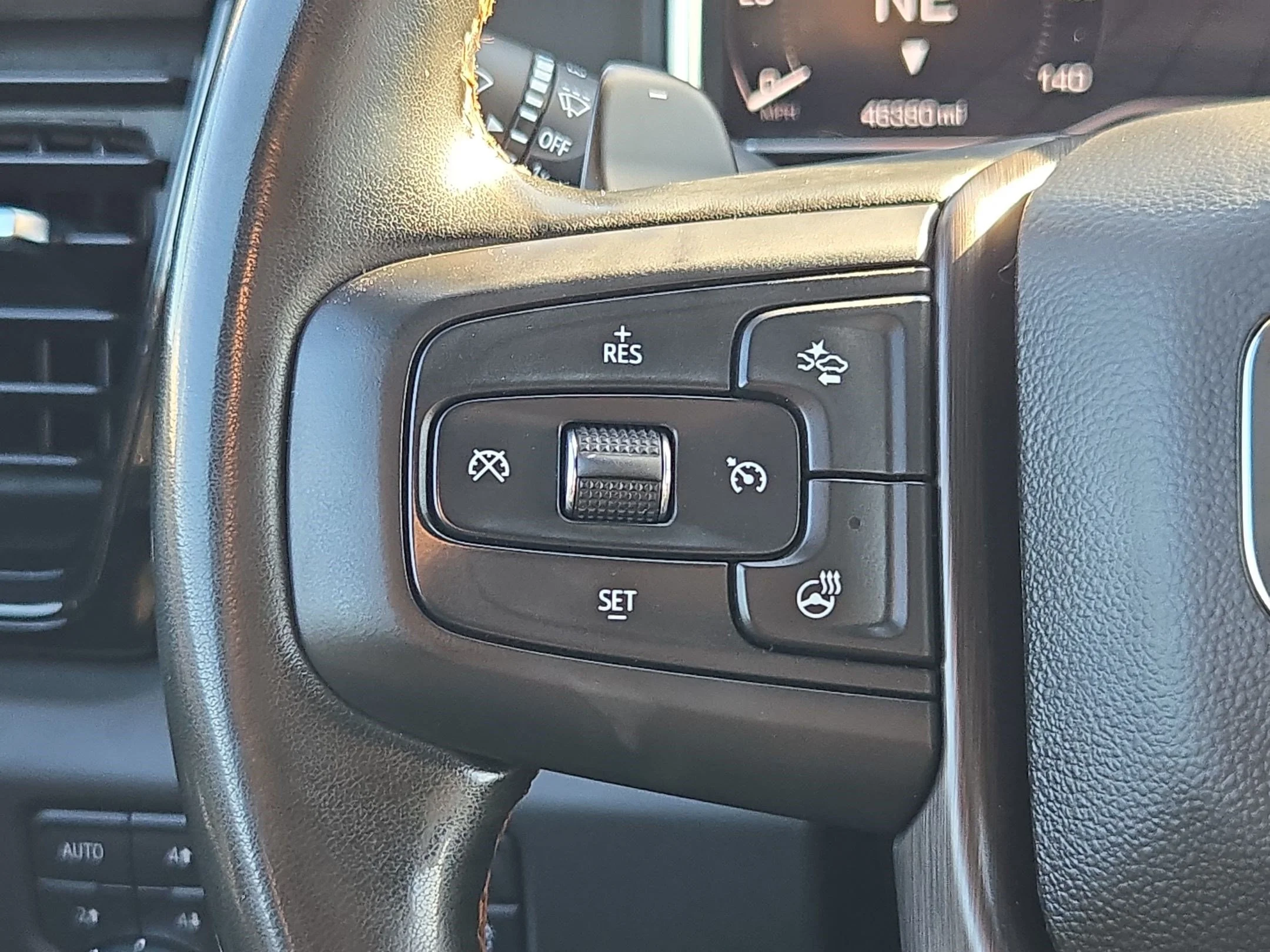 Used 2025 Sterling Metallic GMC AT4 image 17