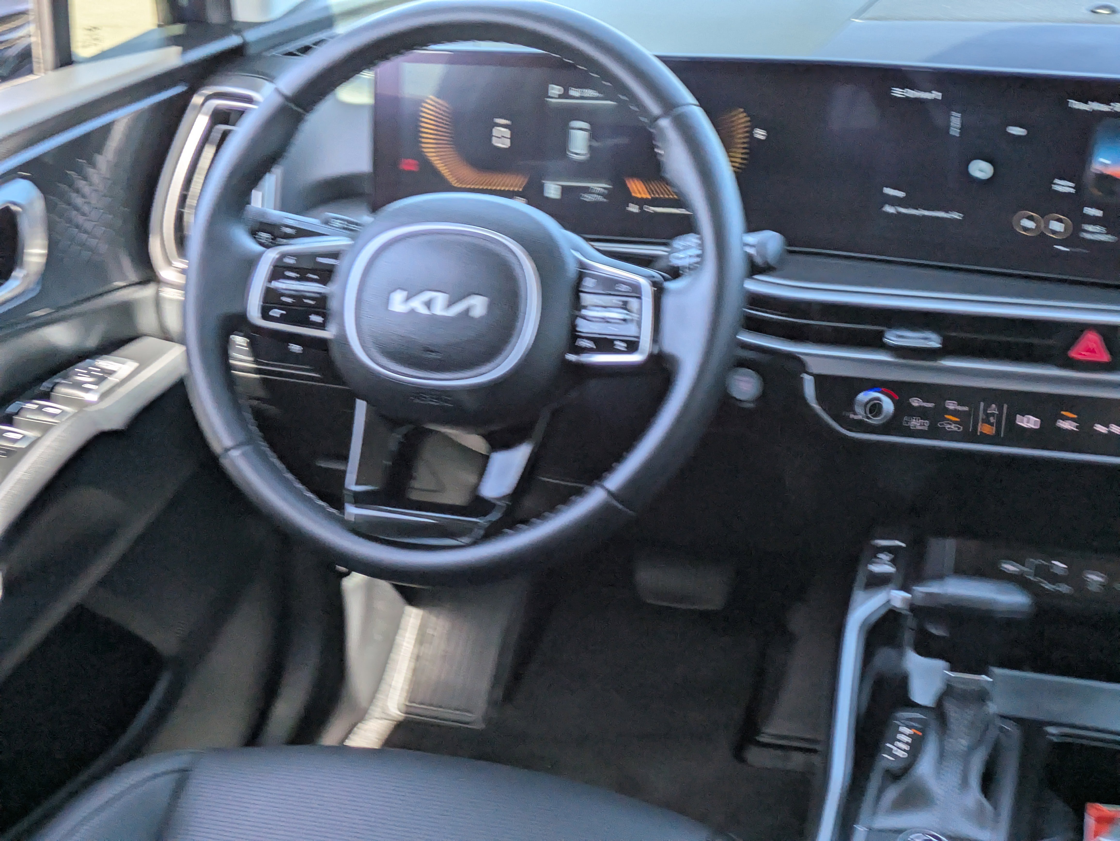 2025 Kia Sorento S - Photo 17