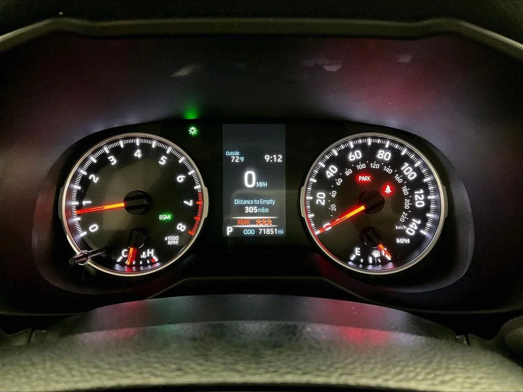 Used 2020 White Toyota XLE image 24
