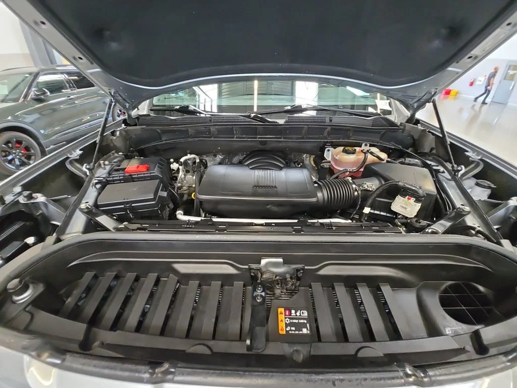 Used 2025 Sterling Metallic GMC Elevation image 24