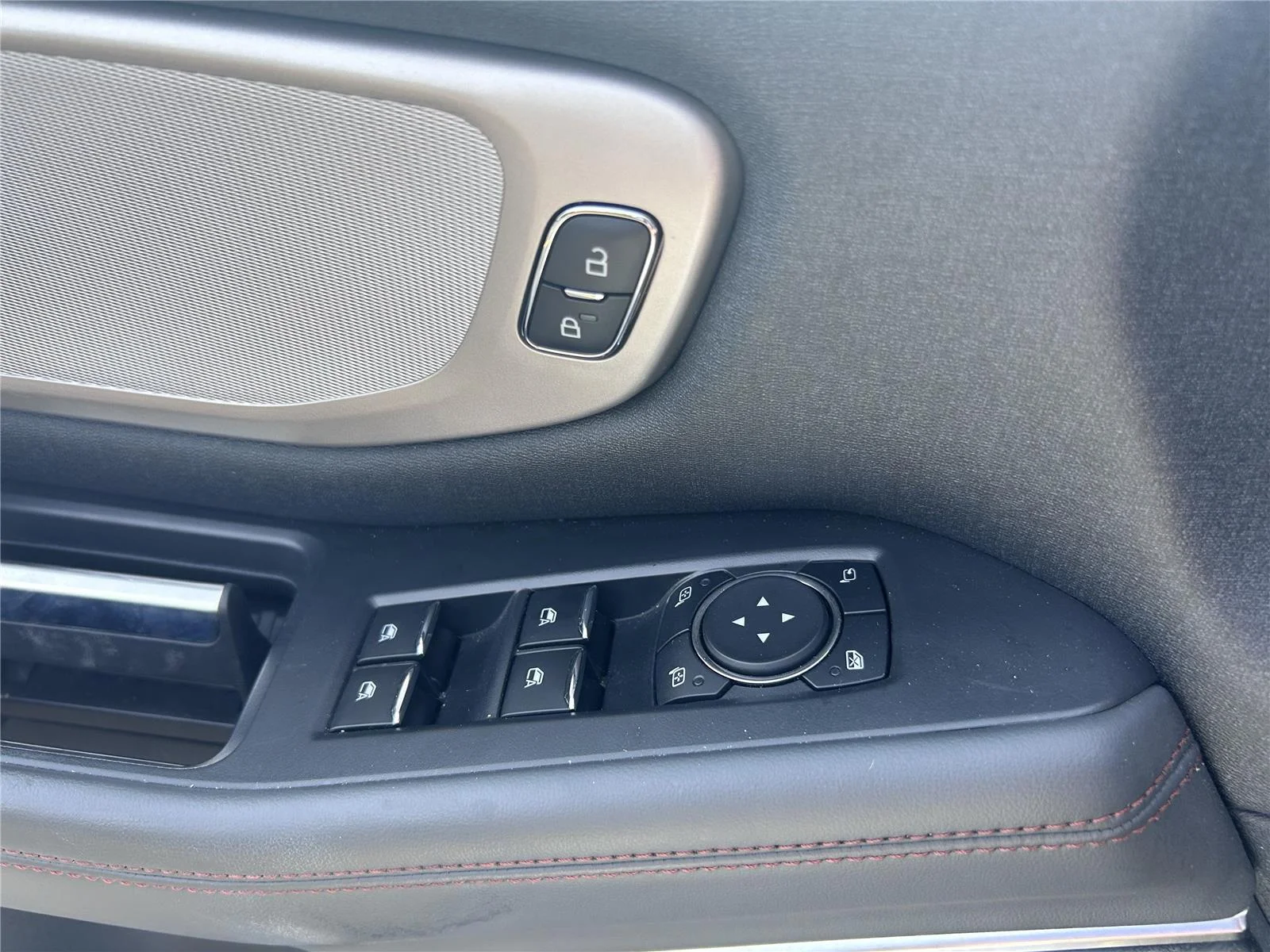 Used 2025 Agate Black Ford Active image 12