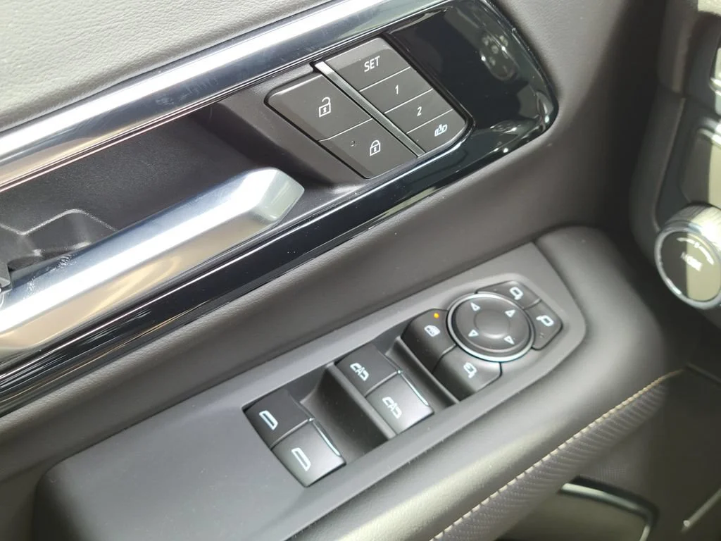 2026 Chevrolet Suburban Premier - Photo 28