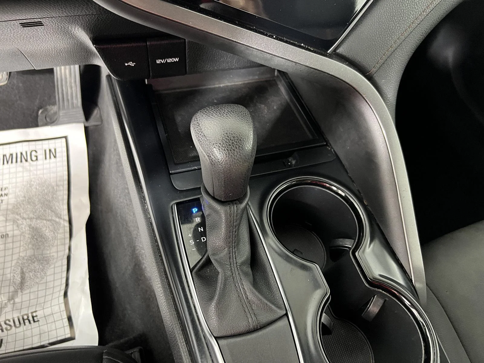 Used 2020 Bk Toyota LE image 16