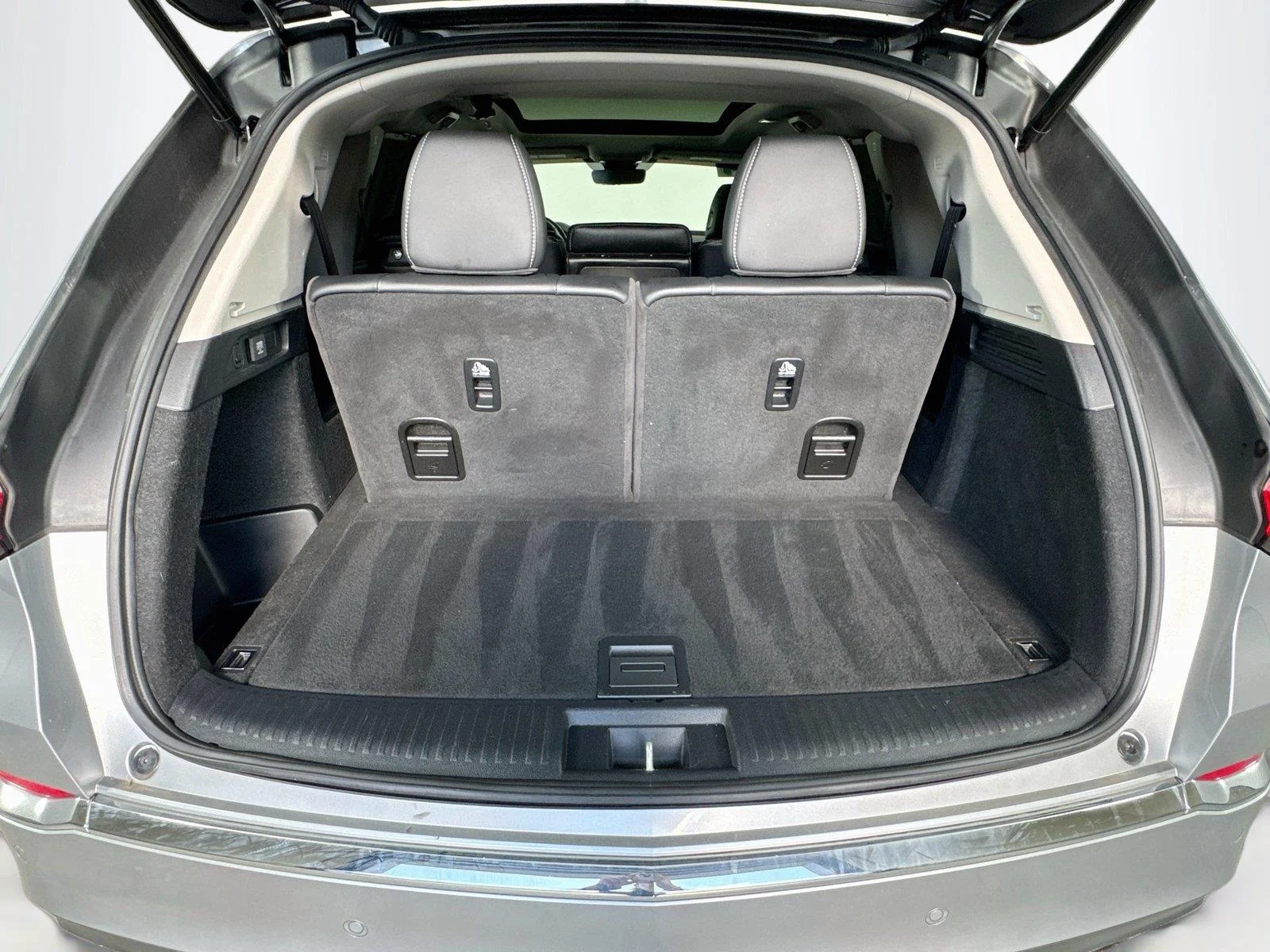 Used 2024 Lunar Silver Metallic Acura SH-AWD w/Tech image 27