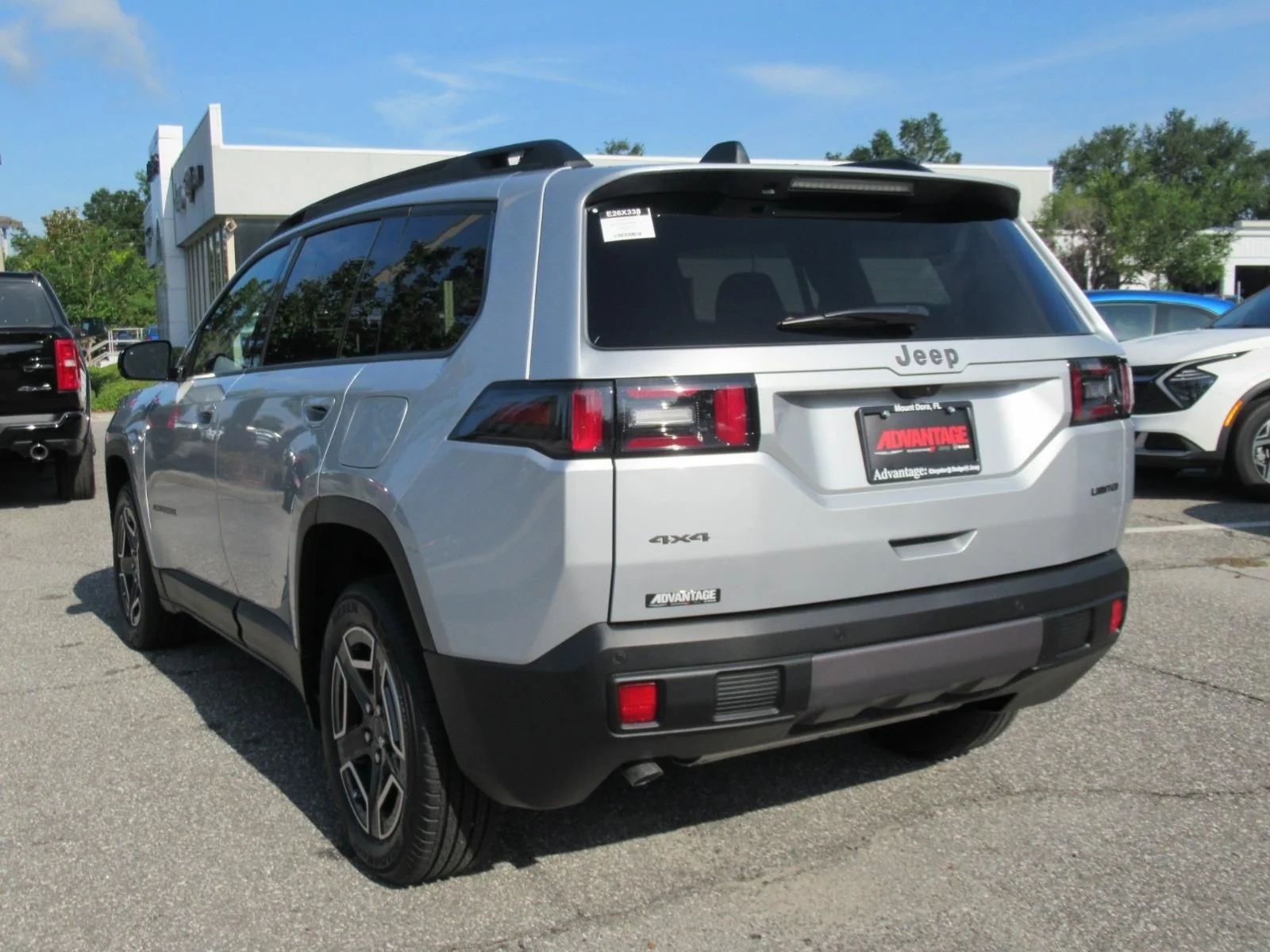 New 2026 Silver Zynith Clear-Coat Exterior Paint Jeep Limited image 5