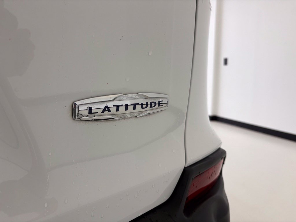 Used 2020 White Jeep Latitude image 23