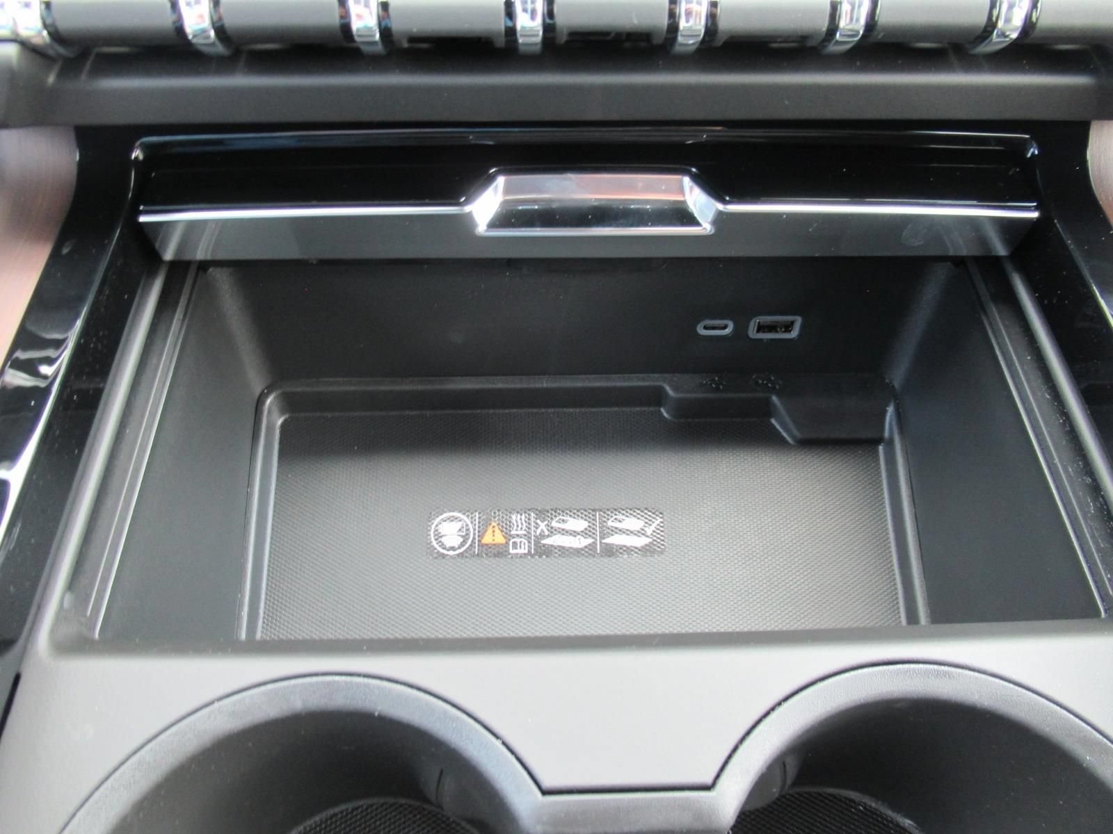 2026 GMC Yukon Denali - Photo 31