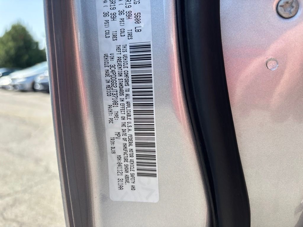 Used 2018 Silver Dodge Crossroad image 11
