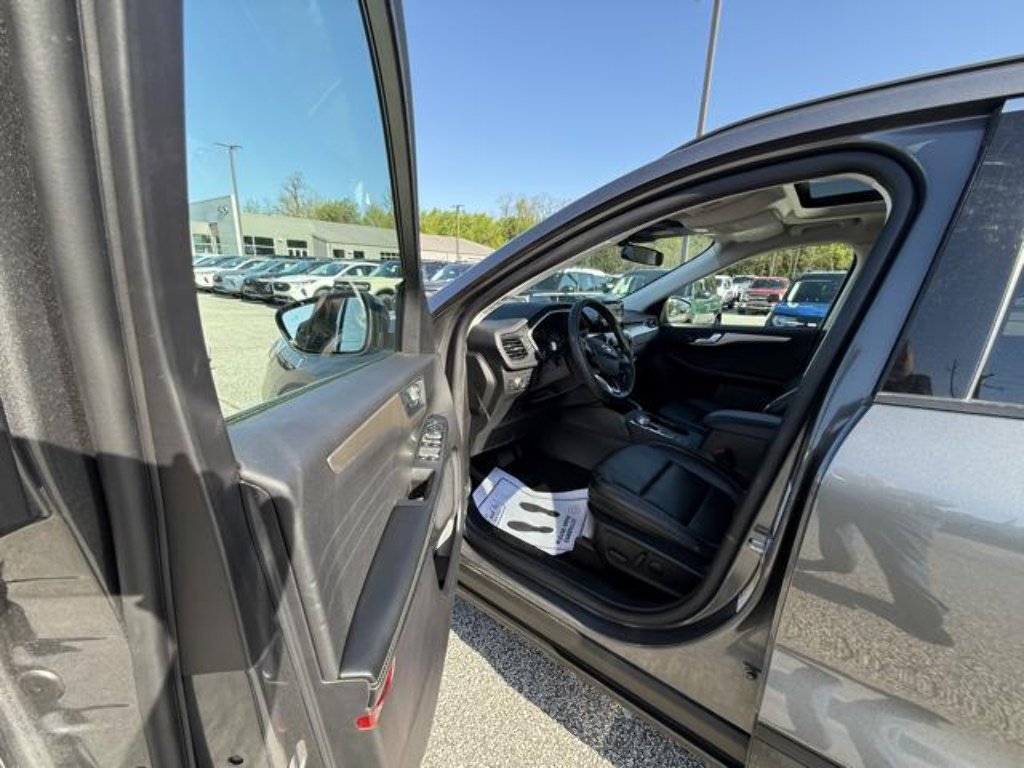 2022 Ford Escape SEL - Photo 11