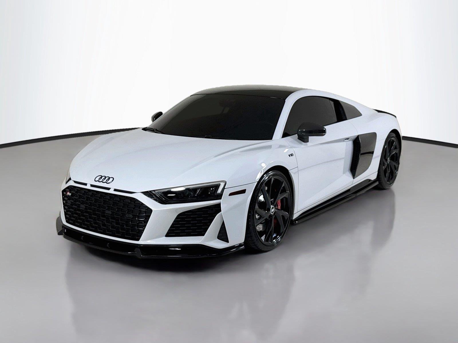 Used 2021 Suzuka Gray Metallic Audi 5.2 V10 | Carbon Ext Pkg | Diamond Stitched Int | Premium Pkg image 10