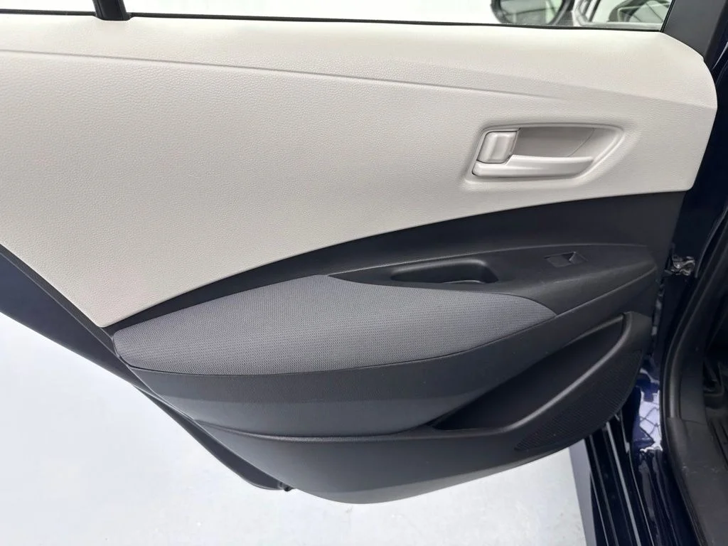 Used 2023  Toyota LE image 19