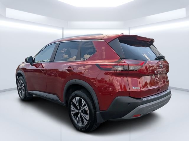 Used 2023 Red Nissan SV image 5