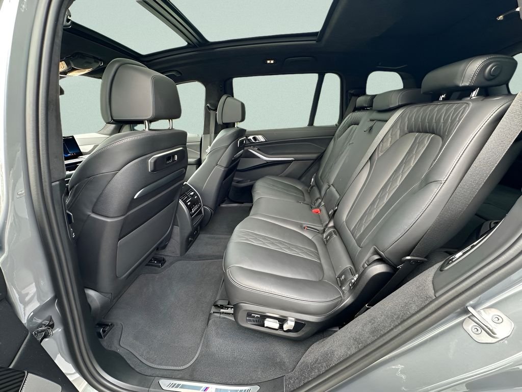 Used 2024 Gray BMW M60i image 24