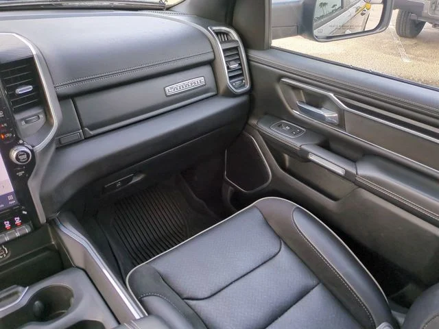 Certified Used 2023 Granite Crystal Clearcoat Metallic Ram Laramie image 17
