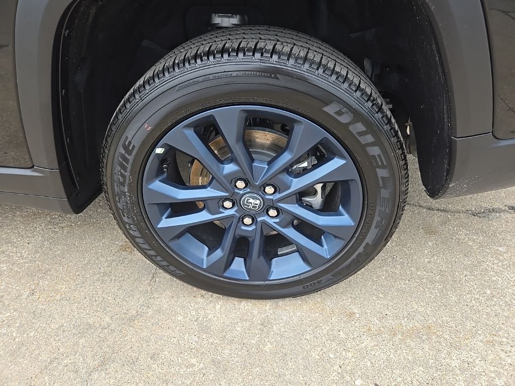 New 2026 Diamond Black Crystal Pearl-Coat Exterior Paint Jeep  image 23