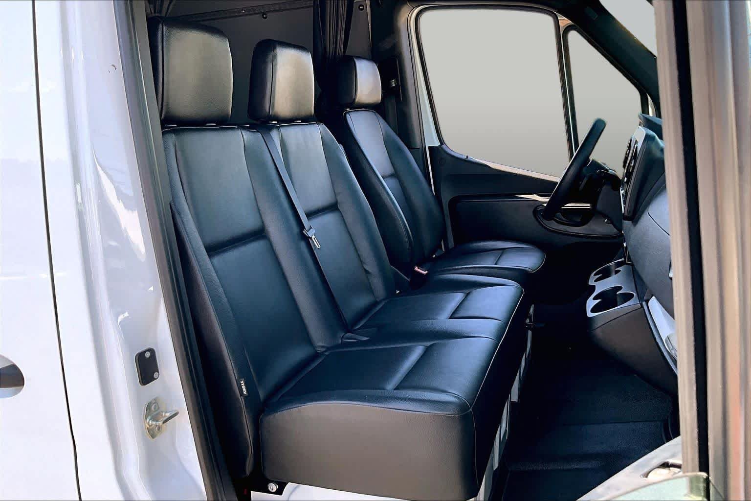 Used 2023 Arctic White Mercedes-Benz  image 9