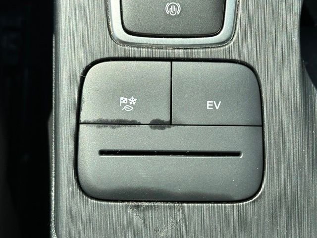 Used 2021 White Ford SE image 40