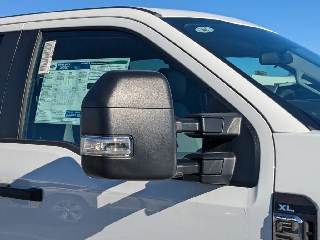 New 2026 Oxford White Ford XL image 12