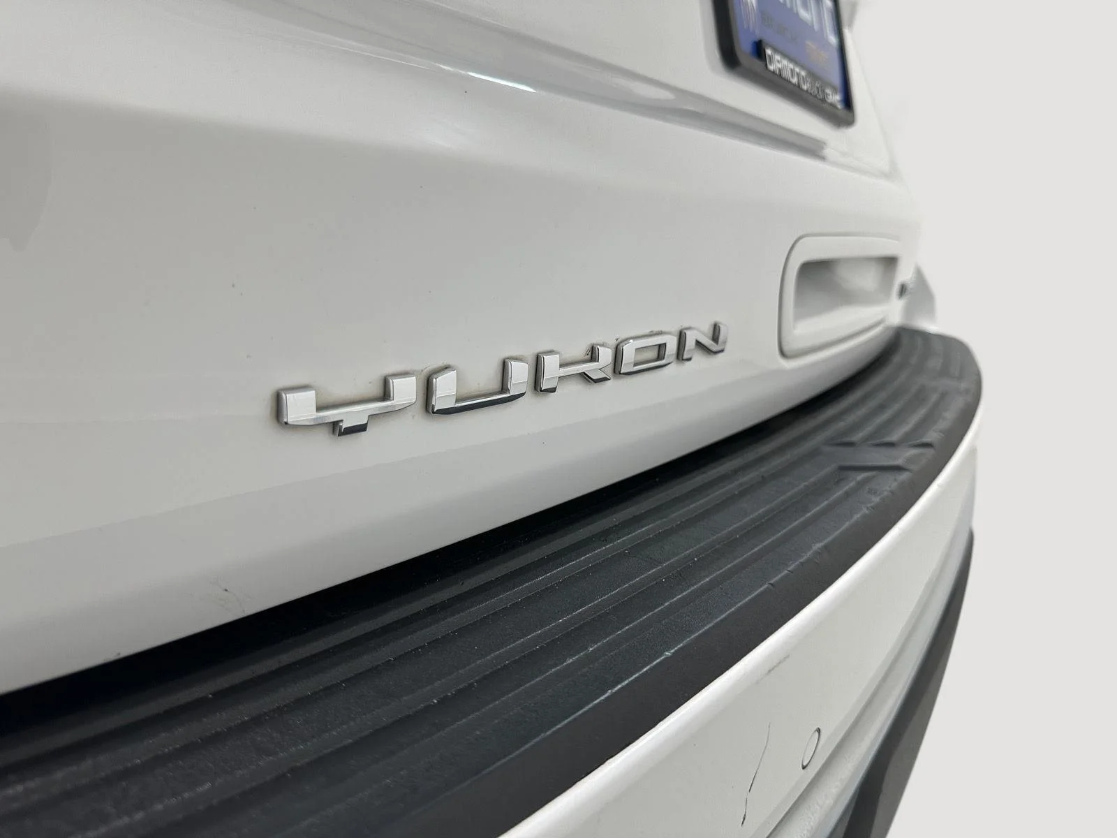 Used 2021 Summit White GMC Denali image 30